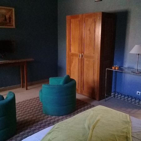 Bed and Breakfast Les 5 Lanternes By Clara Дакар Экстерьер фото